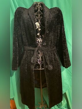 Vintage fake fur coat with Belt